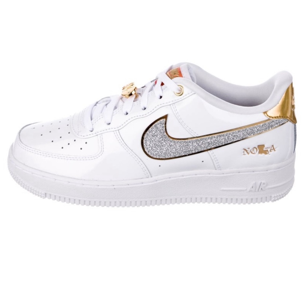 Nike Nola white, silver and a bit of gold.